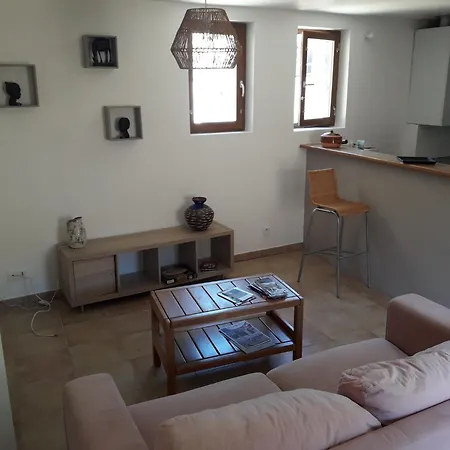 Bright Duplex شقة Sommières
